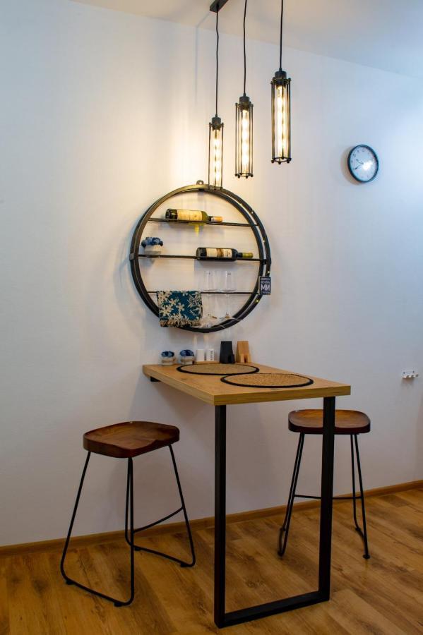 Old Town Loft Apartments คาเมียเนตส์-โปดิลสกี ภายนอก รูปภาพ